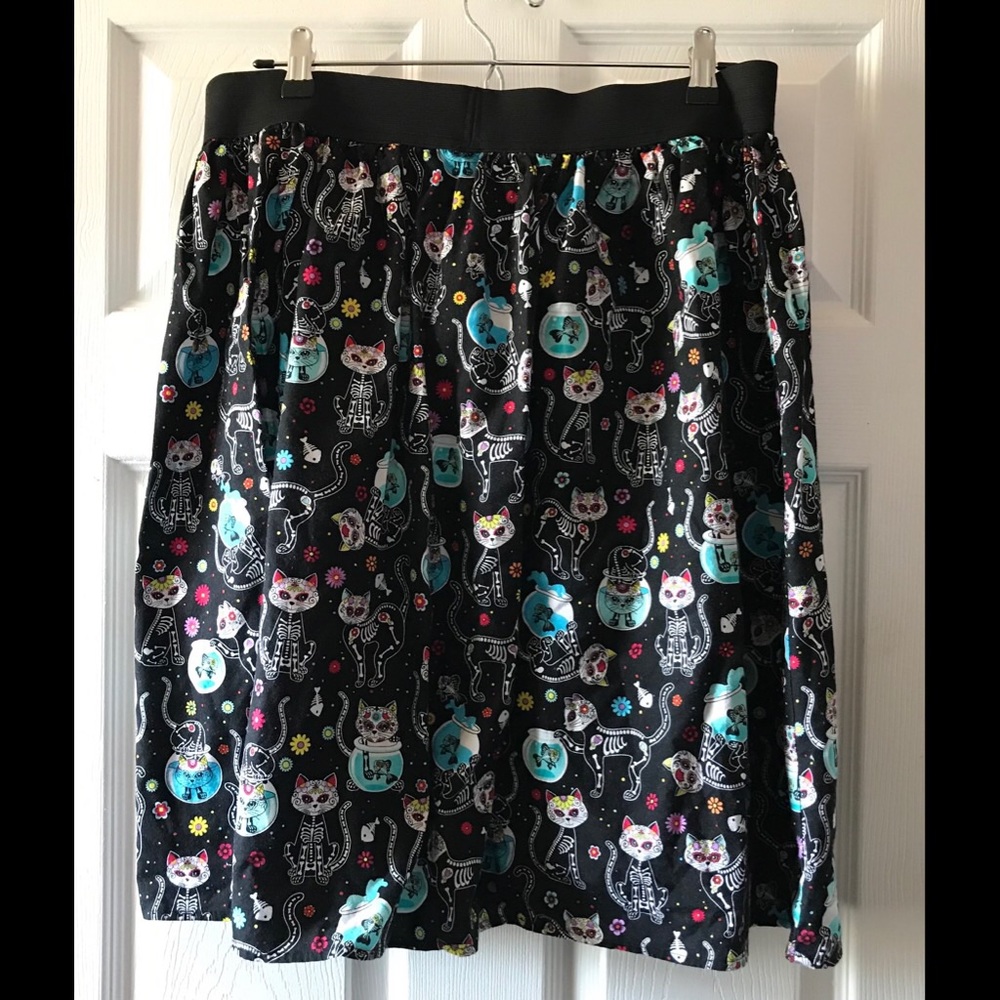 Hemet size 4 day of the dead cat skirt